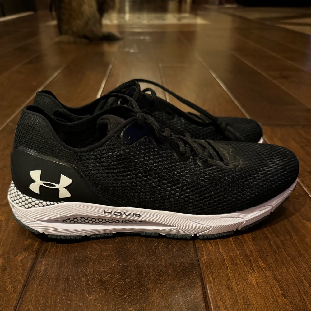 Men’s under armor, tennis shoes, size 12